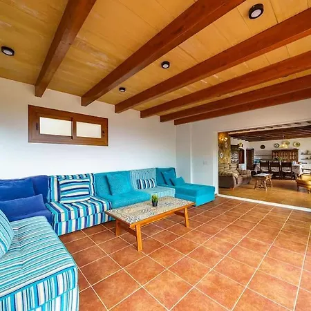 Mitjorn Cala Canyelles